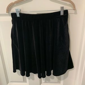 Black Velvet Skater Skirt w/Pockets - Size Medium